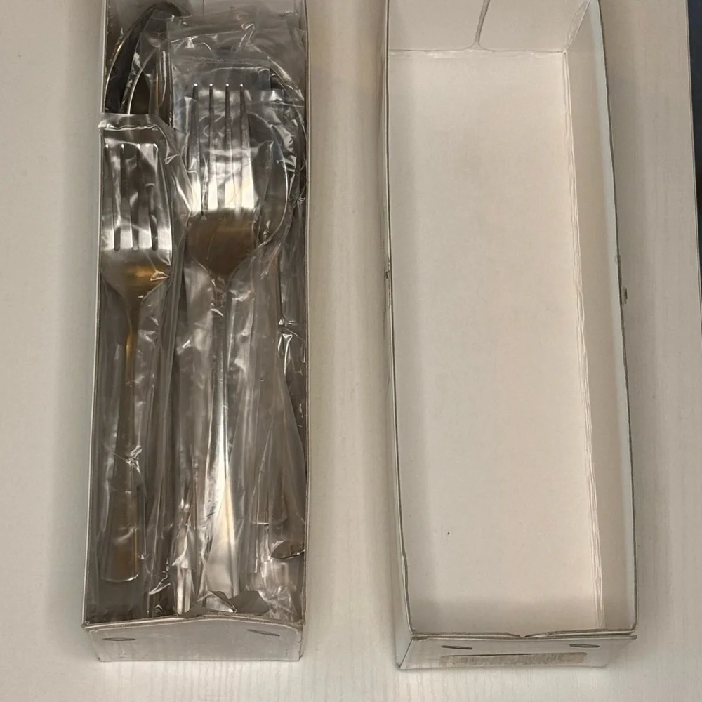 Reed & Barton Sint Maarten Stainless Steel Cutlery Set
